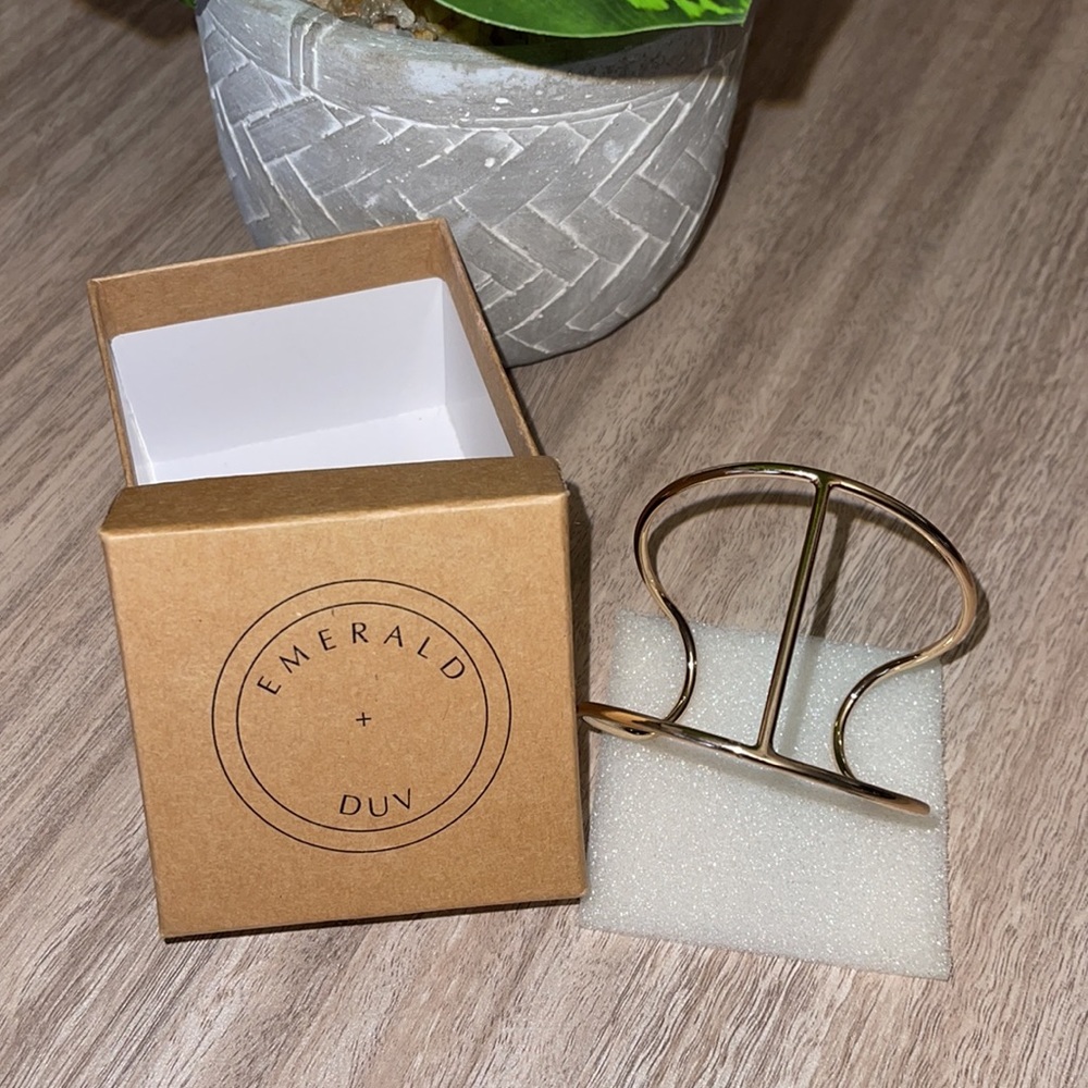 NIB Emerald + Duv “Joshua Tree Cage” Cuff Bracelet. Beautiful ❤️